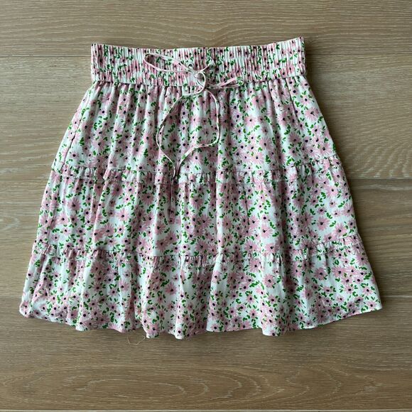 Alice + Olivia Vinita Drawstring Ruffle Panel Skirt Monterey Ditsy Soft White 2 - Picture 5 of 9